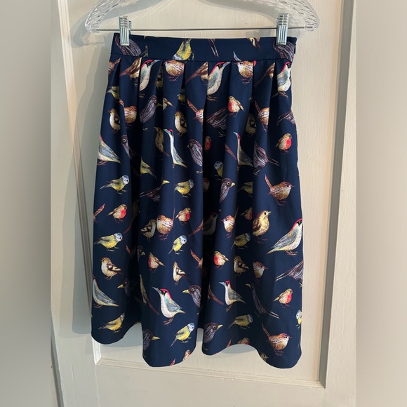 Adorable skirt bird motif - Picture 2 of 3